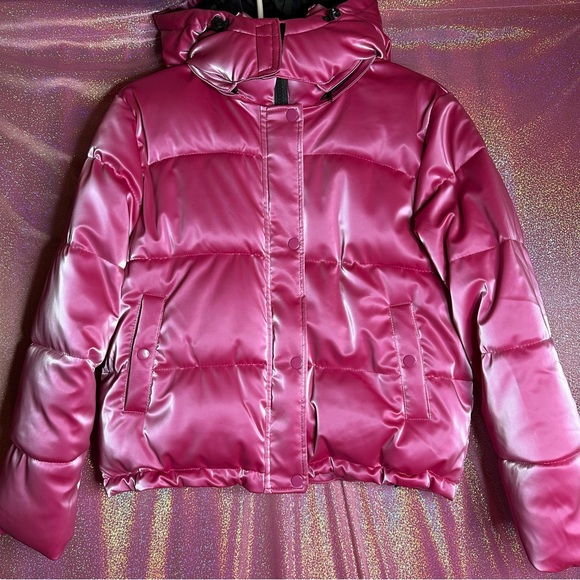 Forever 21 Rose Pink Fuchsia Metallic Quilted Puffer Crop Jacket Coat - Picture 3 of 13